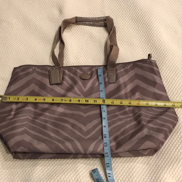 🎉HOST PICK 🎉COACH Signature Bag & Snap Pouch - Picture 11 of 15